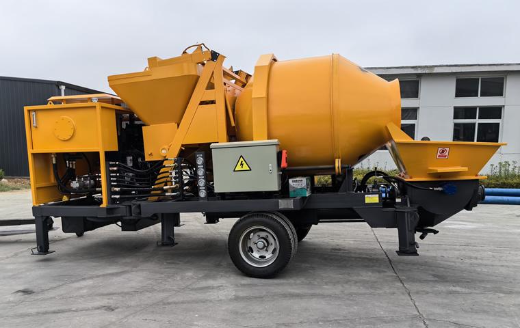Diesel concrete mixer with pump